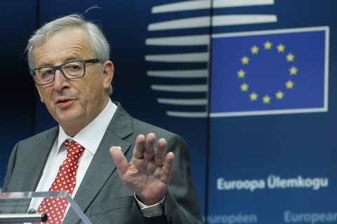 Глава Еврокомиссии: Европа не встанет на колени перед США