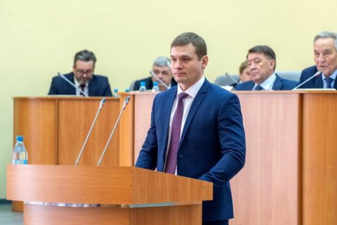 «Красный» губернатор Валентин Коновалов: Мы решили проблемы Хакасии, которые копились десятилетиями