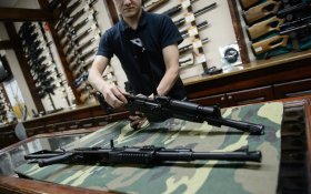 Депутаты фракции КПРФ предложили запретить продажу оружия при отсутствии данных о воинском учете