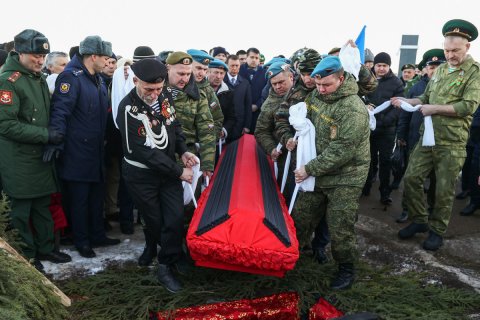 Минобороны: Потери вооруженных сил России за месяц составили 1 351 убитыми и 3 825 ранеными
