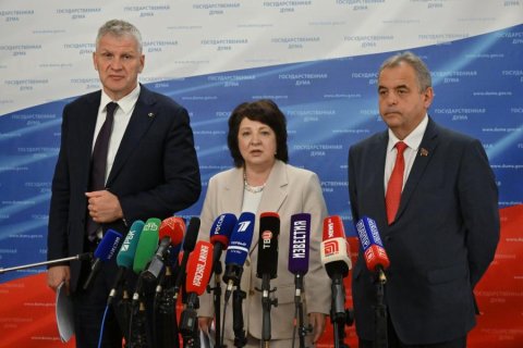 А.Е. Глазкова, Р.И. Сулейманов и А.В. Куринный выступили перед журналистами в Госдуме