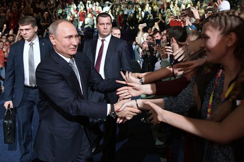 Вспышка любви к Путину. Большинство россиян одобрило поправки к Конституции