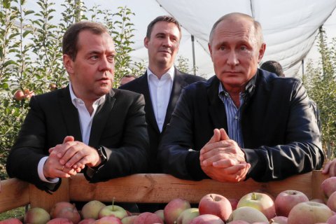 Медведев рассказал сенаторам о правильном произношении слова «свёкла»