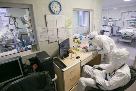 Число умерших от коронавируса в России превысило 49 тысяч человек