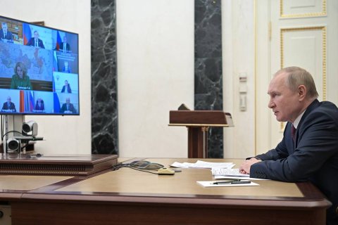 Путин поручил проиндексировать пенсии на 0,2% выше инфляции