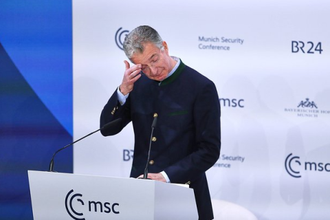 Глава Мюнхенской конференции со слезами на глазах заявил о конце трансатлантического содружества. Захарова посмеялась
