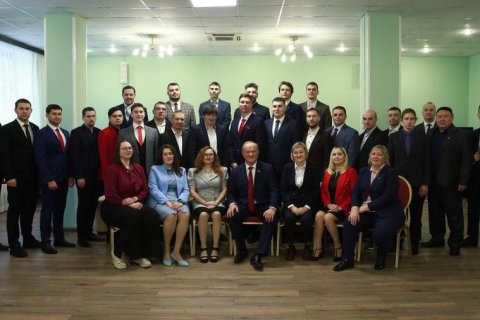 Геннадий Зюганов выступил с лекцией перед слушателями 57-го потока Центра политической учебы ЦК КПРФ