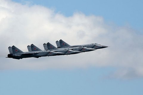 НАТО и Россия обменялись угрозами из-за якобы нарушений российскими истребителями и беспилотниками воздушного пространства европейских стран. Таймлайн