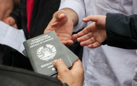 МИД Таджикистана рекомендовал гражданам временно не выезжать в Россию 