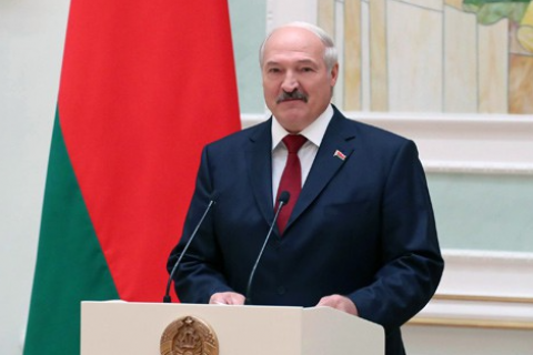 Александр Лукашенко поздравил белорусов со 105-й годовщиной Октябрьской революции