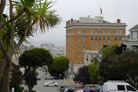 США «в духе паритета» закрывают российское консульство в Сан-Франциско. В ответ новый российский посол процитировал Ленина