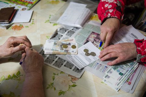 Работающим пенсионерам пообещали повысить пенсию аж на 222 рубля
