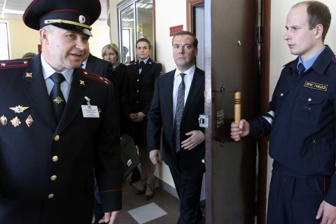 «Погромы будут?» Дмитрий Медведев поручил ФСБ и МВД придумать, как заставить бизнес доверять силовым ведомствам