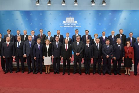 Медведев под смех единороссов предложил кандидатов в новое правительство