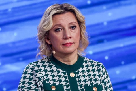 «Сказочник», «скоро исчезнет», «наполеончик», «лицемер». МИД РФ, Медведев, российские политики высмеяли Макрона, заявившего об угрозе Европе со стороны России