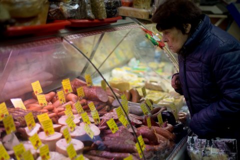 ВЦИОМ: в России выросли цены на продукты и услуги