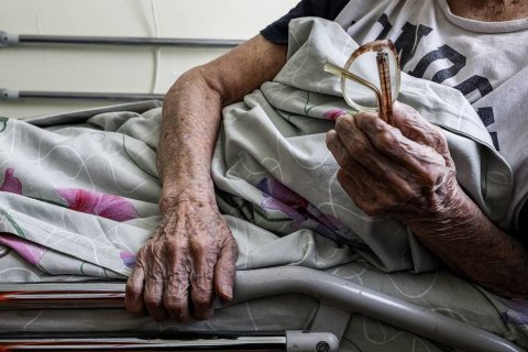 Большинство россиян считает, что государство плохо заботится о стариках