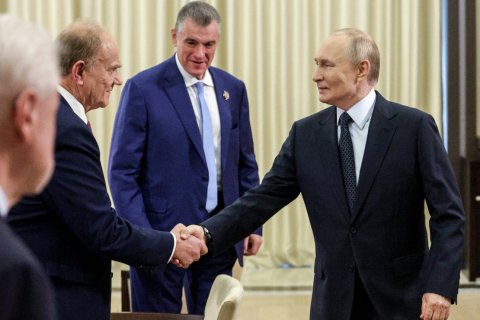 «Надо подумать». Геннадий Зюганов предложил Путину переименовать Волгоград в Сталинград