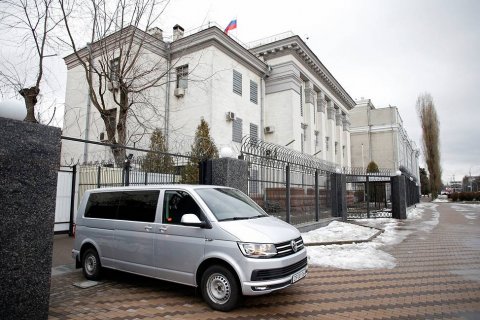 Россия эвакуирует дипломатов из Украины