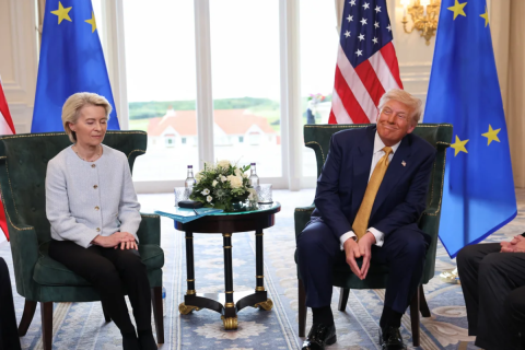 США и ЕС заключили соглашение по пошлинам. Иносми: Это капитуляция Европы перед Трампом