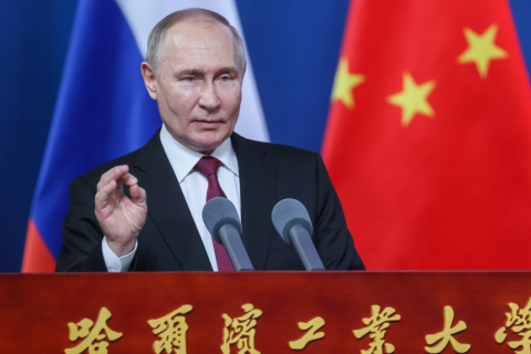 Путин на пресс-конференции по итогам визита в Китай заявил, что России следует сосредоточить все свои ресурсы на…  «достижении результатов военной операции на Украине»