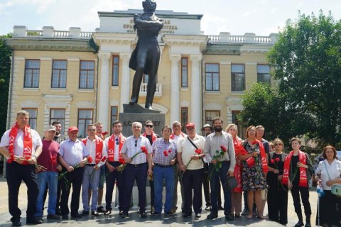 КПРФ в рамках празднования Дня русского языка провела акции по всей России