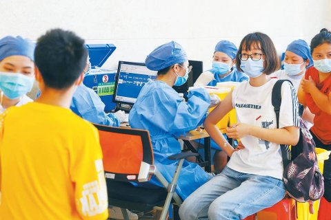 В Китае введено свыше 800 млн доз вакцин против коронавируса