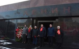 В честь 80-летия контрнаступления советских войск под Москвой КПРФ в Москве провела торжественные мероприятия