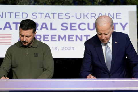 США и Украина подписали договор о гарантиях безопасности. МИД РФ: Это просто «бумажки» 