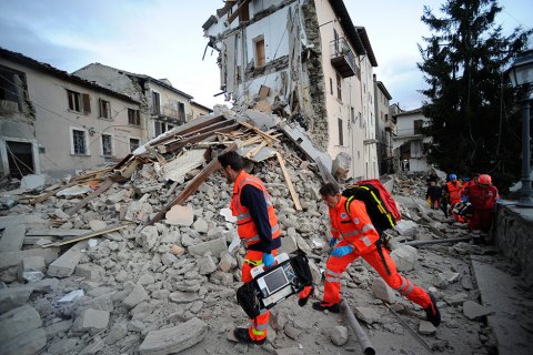 В Италии землетрясение разрушило половину города (обновлено)