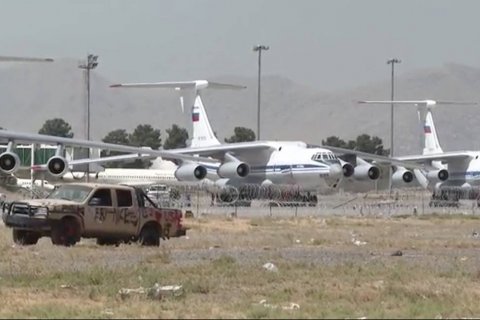Россия вывезла из Афганистана более 500 человек 