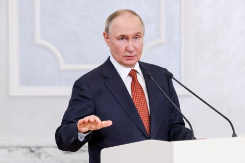 «Они всё время нас хоронят. Сами скоро сдохнут». Путин: Планируем сокращать военные расходы