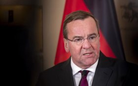 Министр обороны ФРГ обвинил Путина в якобы организации налета БПЛА на Германию