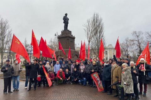 В регионах России широко отметили 104-ю годовщину Великого Октября 