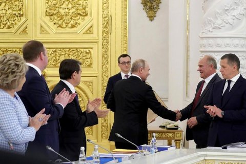 Владимир Путин на заседании Госсовета поздравил Геннадия Зюганова с юбилеем 