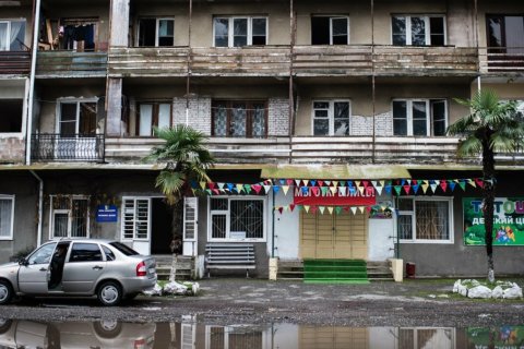 «Лечение от паразитизма?» Абхазия обратилась к России с просьбой о возобновлении финансирования