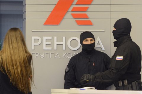 СК проводит обыски в холдинге «Ренова» по делу о взятках на 800 млн рублей