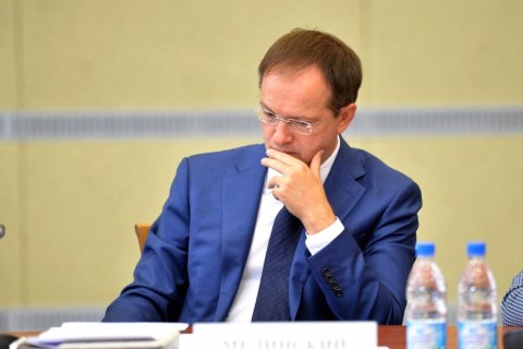 Министр культуры России может лишиться ученой степени