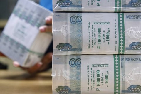 Опрос: Треть россиян с трудом выплачивает кредиты 