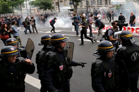 Во Франции 30 тысяч человек протестуют против трудовой реформы
