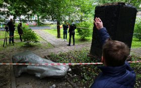 Возбуждено уголовное дело по факту повреждения памятника Ленину в Москве 