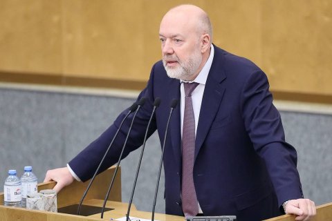 Председатель комитета Госдумы по госстроительству Крашенинников заявил, что даже «в некоторых ситуациях» закон не должен «идти лесом»